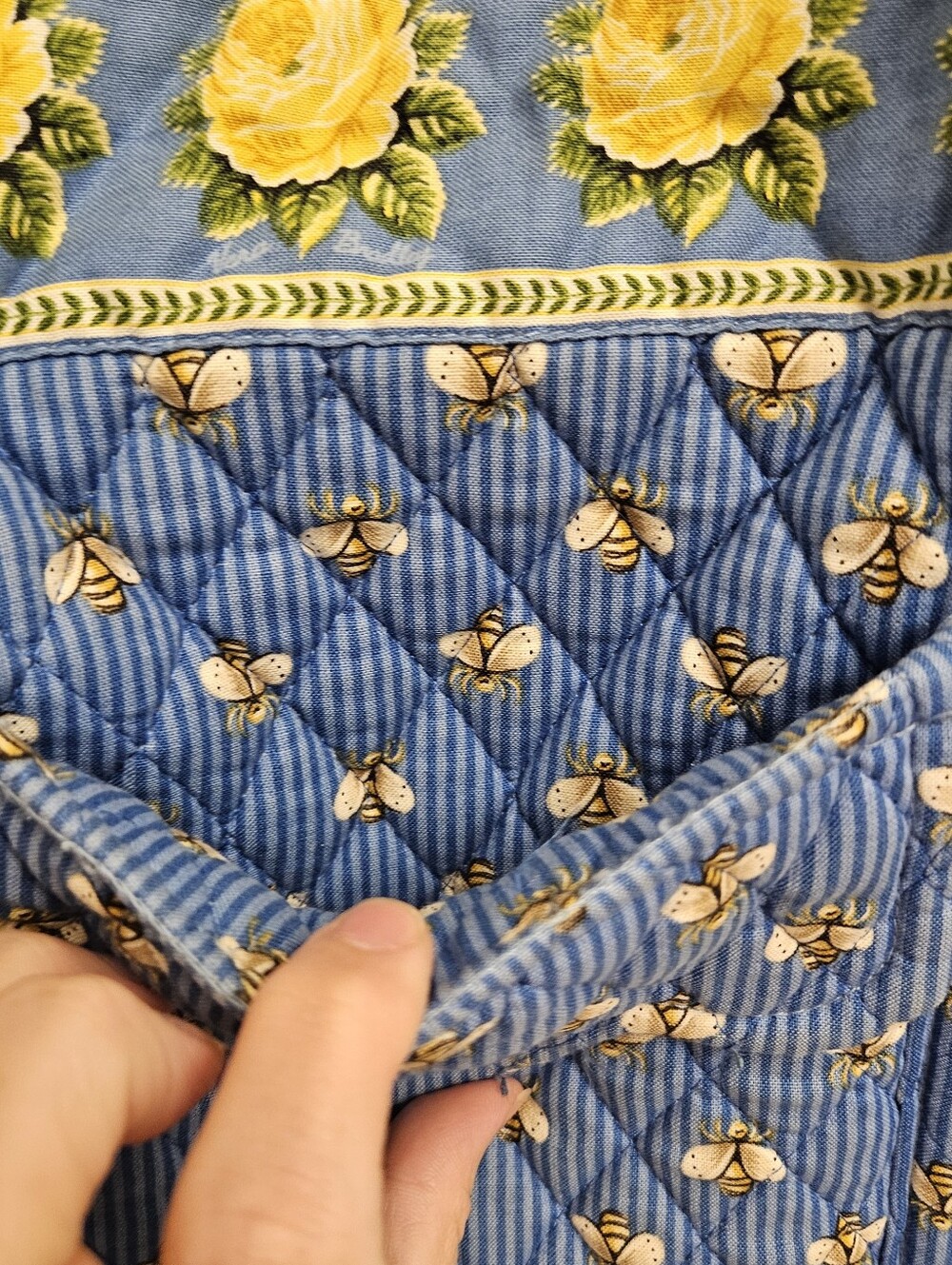 Vera Bradley Blue Bee Villager Quilted Floral Tote Bag with Yellow Rose Trim Vtg - Picture 9 of 16